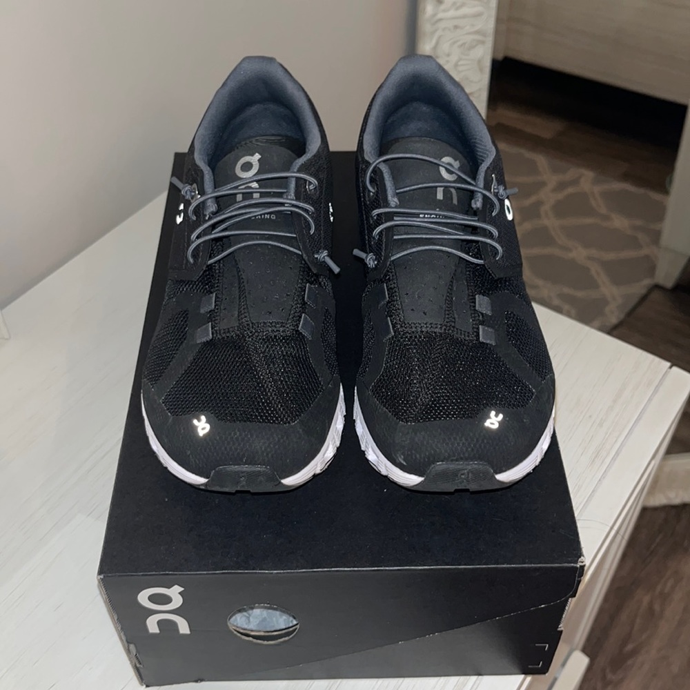 On Cloud womens tennis shoes
